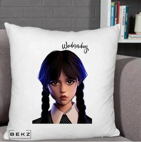 Perna Personalizata Wednesday Addams Portret Realist, 40x40 cm, Alb Pufos, Husa Detasabila, Perna Inclusa, BEKZ®