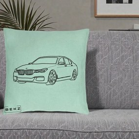 Perna Personalizata BMW Seria 7 Linie Minimalista, 40x40 cm, Verde Menta, Husa Detasabila, Perna Inclusa, BEKZ®