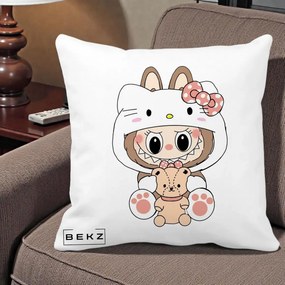 Perna Personalizata Labubu x Hello Kitty, 40x40 cm, Alba Mata, Husa Detasabila, Perna Inclusa, BEKZ®