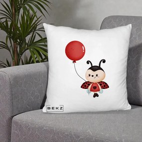 Perna Decorativa Buburuza cu Balon Rosu, 40x40 cm, Alb Pufos, Husa Detasabila, Perna Inclusa, BEKZ®