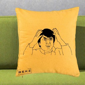 Perna Decorativa Jackie Chan WTF, 40x40 cm, Galben, Husa Detasabila, Perna Inclusa, BEKZ®