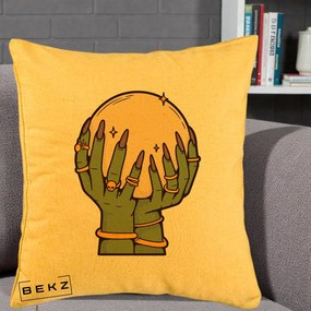 Perna Decorativa Halloween Maini Vrajitoare cu Glob de Cristal, 40x40 cm, Galben, Husa Detasabila, Perna Inclusa, BEKZ®