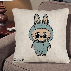 Perna Personalizata Labubu Albastru-Gri Solo, 40x40 cm, Bej Canapea, Husa Detasabila, Perna Inclusa, BEKZ®