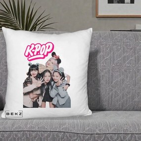Perna Personalizata BLACKPINK K-Pop Grup Pozitii Amuzante, 40x40 cm, Alb Pufos, Husa Detasabila, Perna Inclusa, BEKZ®
