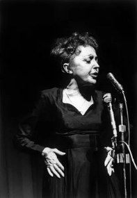 Fotografie Edith Piaf on Stage, Paris, 1962