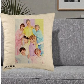 Perna Personalizata K-pop BTS Foto Grup Pastel Colorat cu 7 Membrii, 40x40 cm, Bej, Husa Detasabila, Perna Inclusa, BEKZ®