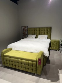 Set dormitor ( boxspring 160x200 cm, 2 noptiere, băncuță cu lada de depozitare), culoare olive, material catifea