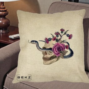 Perna Decorativa Craniu cu Sarpe si Trandafiri Gothic, 40x40 cm, Crem, Husa Detasabila, Perna Inclusa, BEKZ®