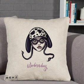 Perna Personalizata Wednesday Addams cu Caine Dalmatian, 40x40 cm, Bej Canapea, Husa Detasabila, Perna Inclusa, BEKZ®