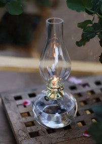 Lampă vintage cu petrol din sticlă transparentă, cu motive de frunze gravate și arzător din alamă, formă ovală, 11×28 cm, „Kerosene"