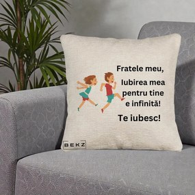 Cadou pentru Frate - Perna Personalizata Fratele Meu Te Iubesc Copii Alergand Colorat, 40x40 cm, Bej Canapea, Husa Detasabila, Perna Inclusa, BEKZ®