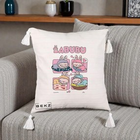 Perna Personalizata Labubu Sleeping Quad Grid, 40x40 cm, Bej cu Franjuri, Husa Detasabila, Perna Inclusa, BEKZ®