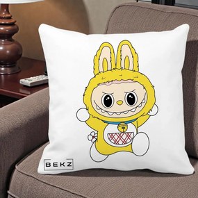 Perna Personalizata Labubu Galben Doraemon, 40x40 cm, Alba Mata, Husa Detasabila, Perna Inclusa, BEKZ®
