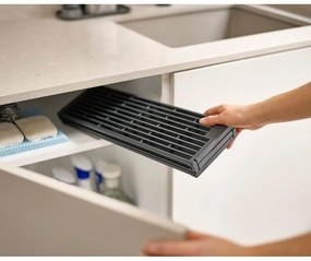 Scurgător de vase gri ajustabil din plastic 43x13 cm Platform – Joseph Joseph
