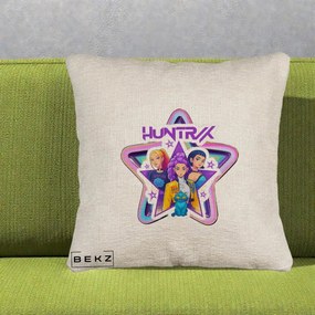 Perna Personalizata K-pop HUNTRX Trio Stea cu Pisica, 40x40 cm, Bej Canapea, Husa Detasabila, Perna Inclusa, BEKZ®