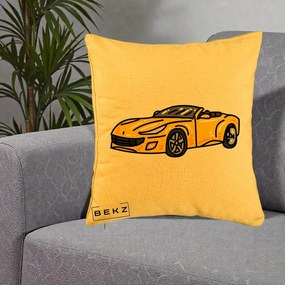Perna Personalizata Masina Cabriolet Galbena Grafic, 40x40 cm, Galben, Husa Detasabila, Perna Inclusa, BEKZ®