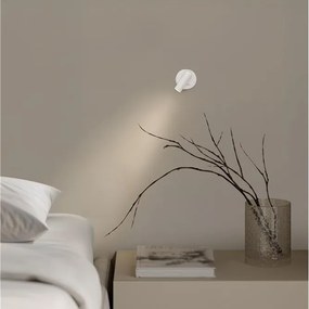Aplica alba cu spot LED directionabil PICTOR