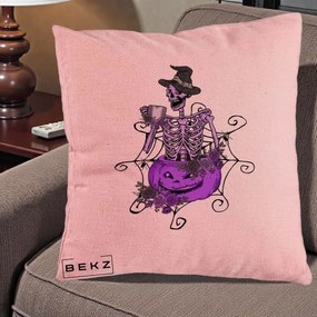 Perna Decorativa Schelet Vrajitor cu Dovleac Violet Halloween, 40x40 cm, Roz, Husa Detasabila, Perna Inclusa, BEKZ®