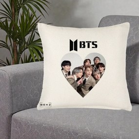 Perna Personalizata K-pop BTS Grup Fotografie in Inima, 40x40 cm, Crem Reliefat, Husa Detasabila, Perna Inclusa, BEKZ®
