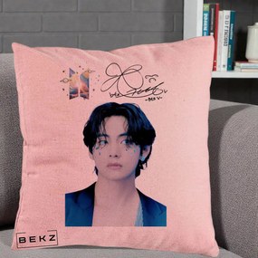 Perna Personalizata K-pop BTS V Taehyung Portret cu Autograf, 40x40 cm, Roz, Husa Detasabila, Perna Inclusa, BEKZ®