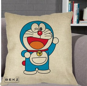 Perna Personalizata Doraemon Salutand, 40x40 cm, Crem, Husa Detasabila, Perna Inclusa, BEKZ®