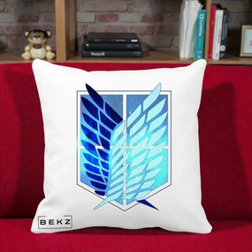 Perna Personalizata Attack on Titan Wings of Freedom, 40x40 cm, Alba Mata, Husa Detasabila, Perna Inclusa, BEKZ®