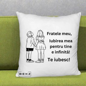 Cadou pentru Frate - Perna Personalizata Fratele Meu Te Iubesc Copii Tinand Maini Line Art, 40x40 cm, Alb Pufos, Husa Detasabila, Perna Inclusa, BEKZ®