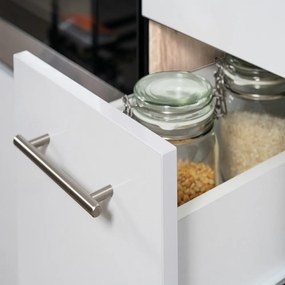 Mobilă de bucătărie Yorki 370, corp din stejar Sonoma, cu față alb satinat