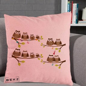 Perna Decorativa Familie de Bufnite pe Ramuri, 40x40 cm, Roz, Husa Detasabila, Perna Inclusa, BEKZ®