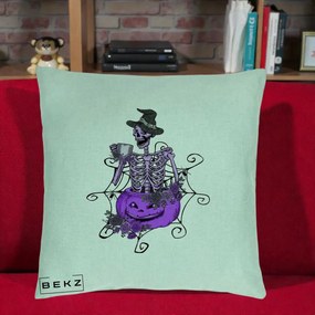 Perna Decorativa Schelet Vrajitor cu Dovleac Violet Halloween, 40x40 cm, Verde Menta, Husa Detasabila, Perna Inclusa, BEKZ®
