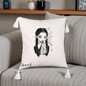 Perna Personalizata Wednesday cu Panza de Paianjen, 40x40 cm, Bej cu Franjuri, Husa Detasabila, Perna Inclusa, BEKZ®