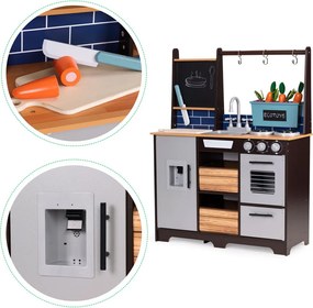 Bucătărie din lemn pentru copii cu grădină de legume și accesorii