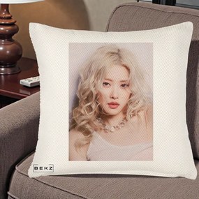 Perna Personalizata K-pop BLACKPINK Rose, 40x40 cm, Crem Reliefat, Husa Detasabila, Perna Inclusa, BEKZ®