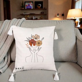 Perna Decorativa Portret Feminin Coroana Trei Flori, 40x40 cm, Bej cu Franjuri, Husa Detasabila, Perna Inclusa, BEKZ®