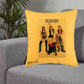 Perna Personalizata K-pop BLACKPINK Fotografie Grup Tinute Edgy, 40x40 cm, Galben, Husa Detasabila, Perna Inclusa, BEKZ®