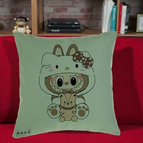 Perna Personalizata Labubu x Hello Kitty Maro-Vintage, 40x40 cm, Verde, Husa Detasabila, Perna Inclusa, BEKZ®