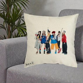 Perna Personalizata Grup K-pop Fete in Picioare Foto, 40x40 cm, Ecru, Husa Detasabila, Perna Inclusa, BEKZ®