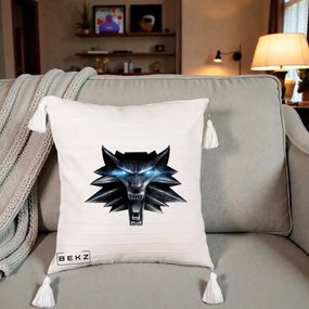 Perna Decorativa The Witcher Wolf Head, 40x40 cm, Bej cu Franjuri, Husa Detasabila, Perna Inclusa, BEKZ®