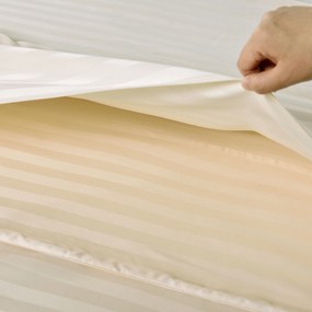 Lenjerie de pat hoteliera din microfibra JASMINE sampanie - dunga 2 cm Dimensiune lenjerie de pat: 70 x 90 cm | 140 x 200 cm