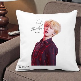 Perna Personalizata K-pop BTS Jimin Portret Artistic par Blond Autograf, 40x40 cm, Alba Mata, Husa Detasabila, Perna Inclusa, BEKZ®