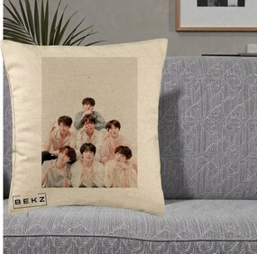 Perna Personalizata K-pop BTS Foto Grup Pastel, 40x40 cm, Bej, Husa Detasabila, Perna Inclusa, BEKZ®
