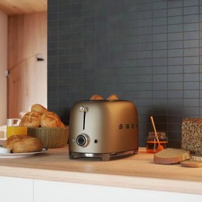 Prаjitor de pаine SMEG 50's Style TSF01CHMEU, 950 W, 2 felii, 6 trepte, Tava pentru firimituri, Cablu integrat, Otel inoxidabil, Sampanie