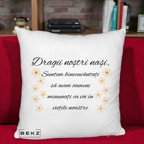 Cadou pentru Nasi - Perna Personalizata Dragii Nostri Nasi Suntem Binecuvantati cu Floricele, 40x40 cm, Alb Pufos, Husa Detasabila, Perna Inclusa, BEKZ®