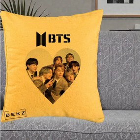Perna Personalizata K-pop BTS Grup Fotografie in Inima, 40x40 cm, Galben, Husa Detasabila, Perna Inclusa, BEKZ®