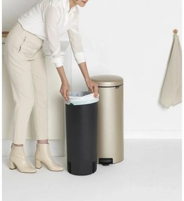 Cos de gunoi cu pedala Brabantia NewIcon 1003209, 30 L, Inchidere lina, Baza antiderapanta, Auriu metalic