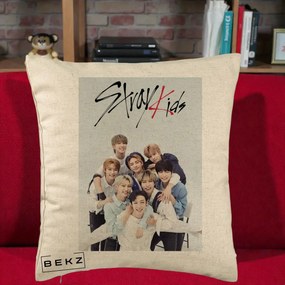 Perna Personalizata K-pop Stray Kids cu Foto Grup Alb-Albastru, 40x40 cm, Bej, Husa Detasabila, Perna Inclusa, BEKZ®