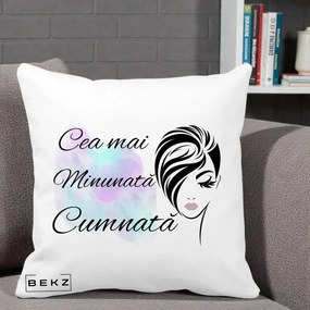 Cadou pentru Cumnata - Perna Personalizata Cea mai Minunata Cumnata cu Silueta Dama si Pete Multicolor, 40x40 cm, Alba Mata, Husa Detasabila, Perna Inclusa, BEKZ®