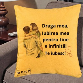Cadou pentru Iubita - Perna Personalizata Draga Mea Iubirea Mea Infinita Te Iubesc cu Cuplu Acuarela, 40x40 cm, Galben, Husa Detasabila, Perna Inclusa, BEKZ®