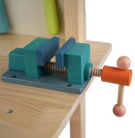 Atelier pentru copii cu unelte din lemn