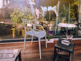 Set 4 bucati scaune din plastic KATO gri deschis